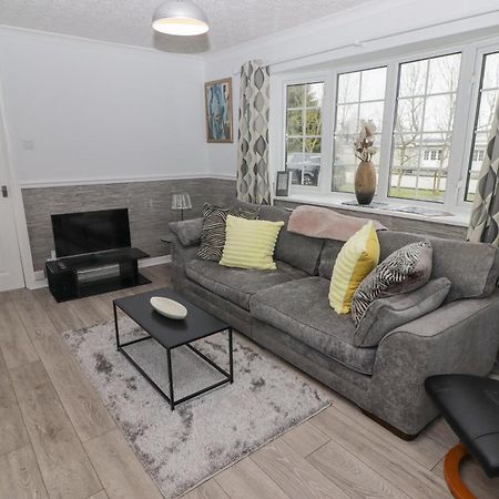 48 Gower Holiday Village Swansea Bagian luar foto