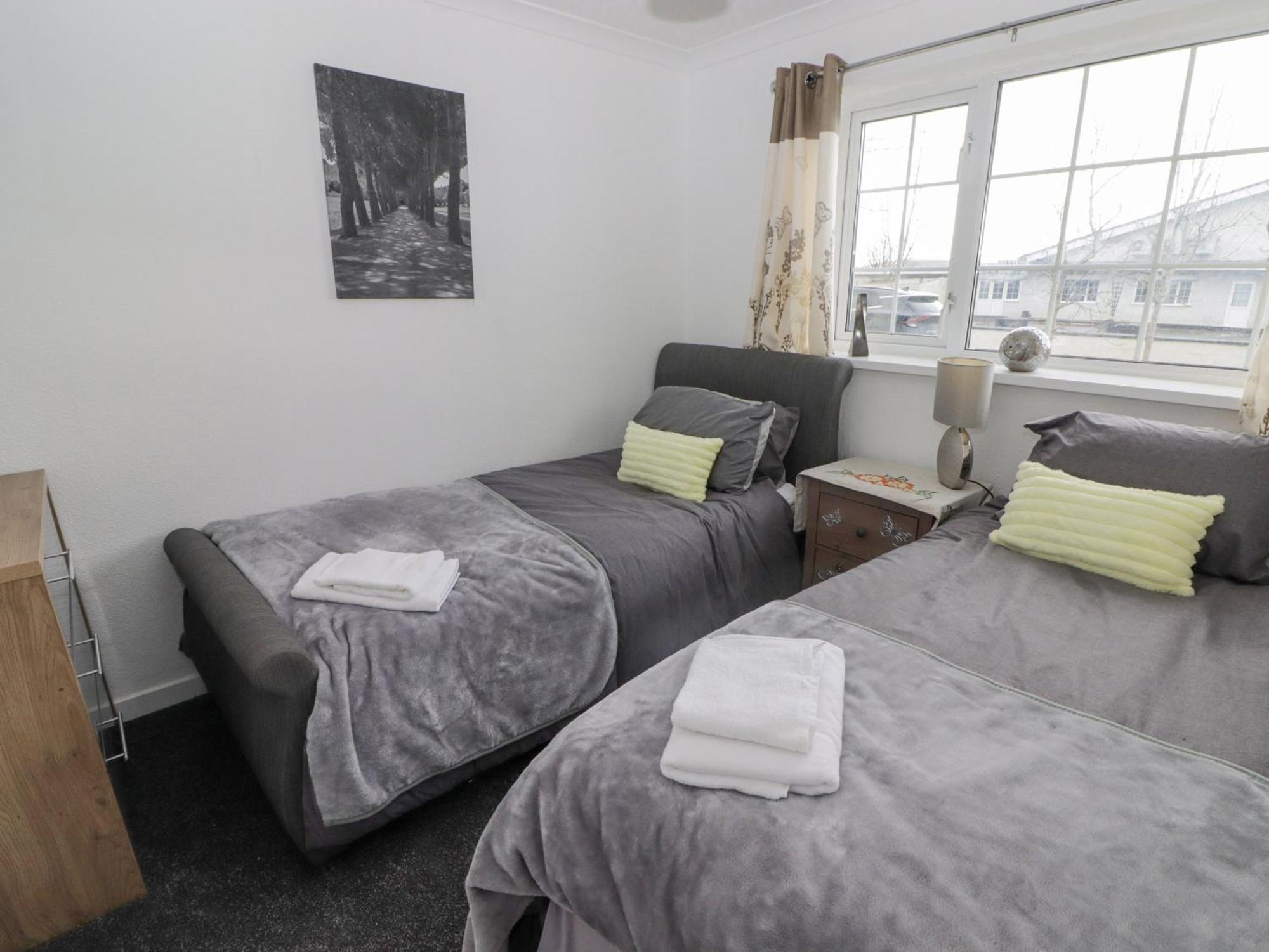 48 Gower Holiday Village Swansea Bagian luar foto