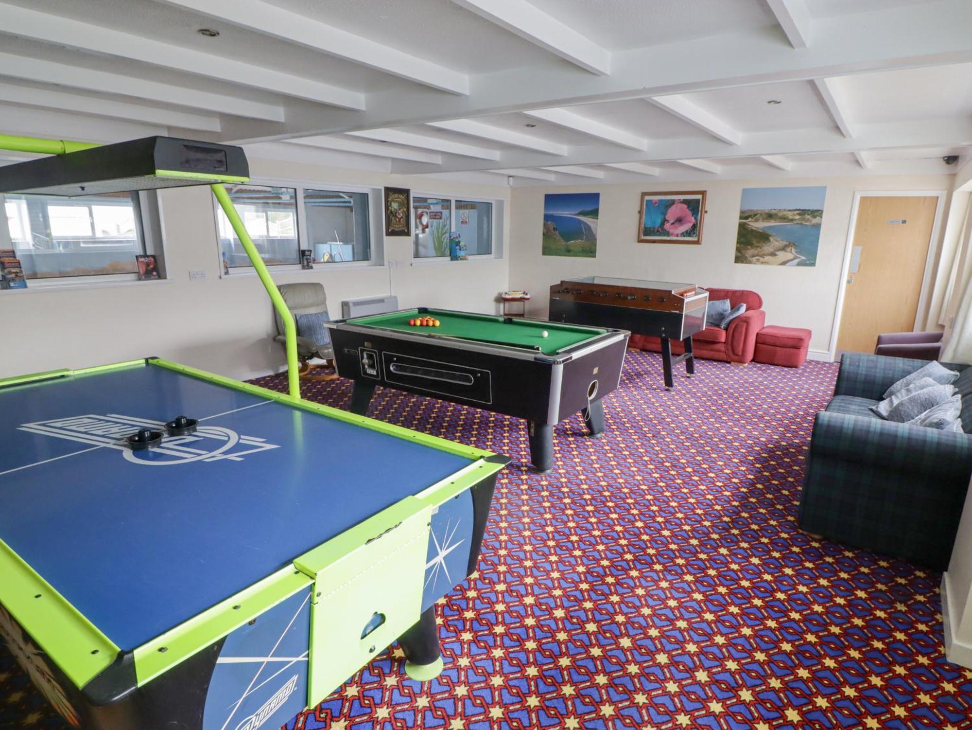 48 Gower Holiday Village Swansea Bagian luar foto